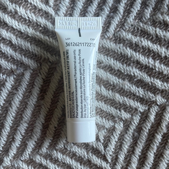 La roche Posay Lipikar Skincare Set - Picture 9 of 9